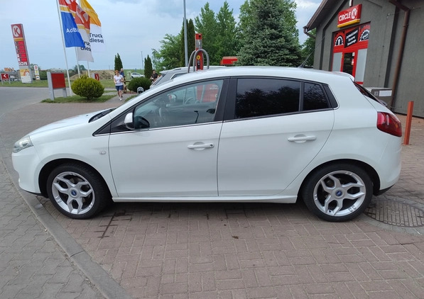 Fiat Bravo cena 17999 przebieg: 282700, rok produkcji 2010 z Lubawa małe 742